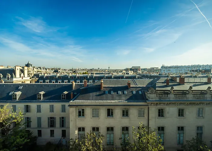 People - MaraisHotel Pas Cher Paris